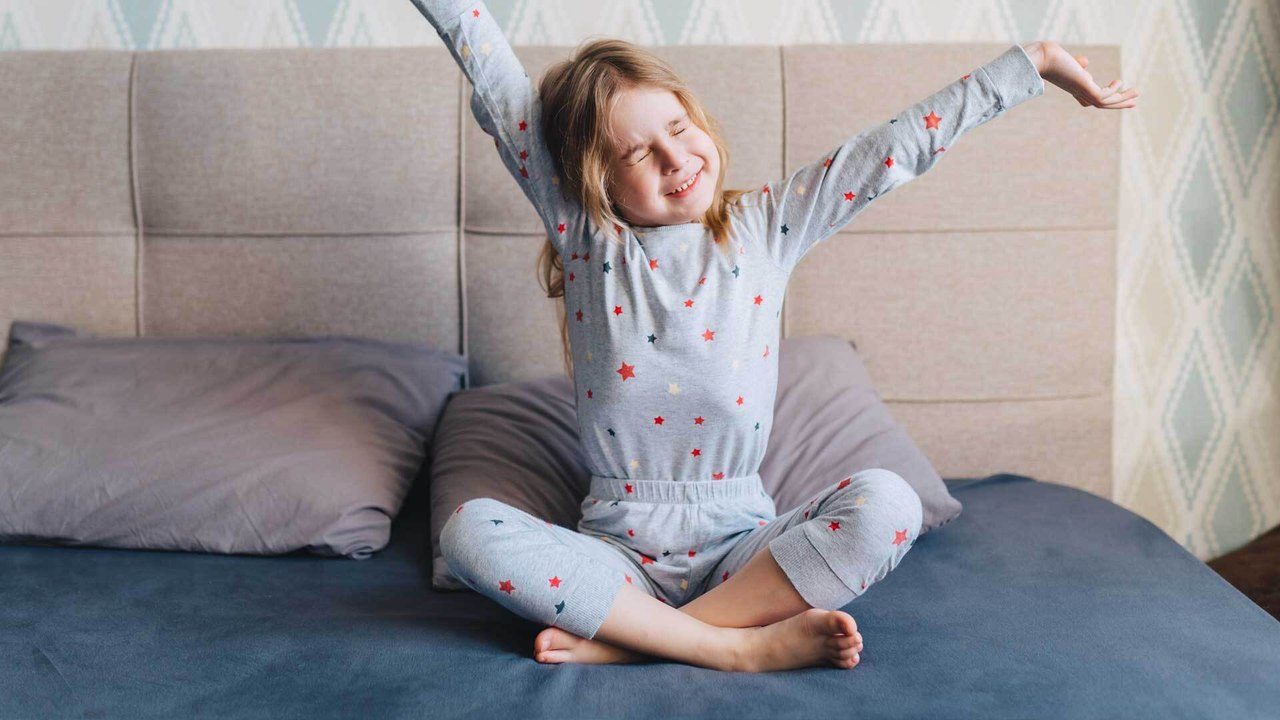 3 Tipps, damit das Kind morgens länger schläft