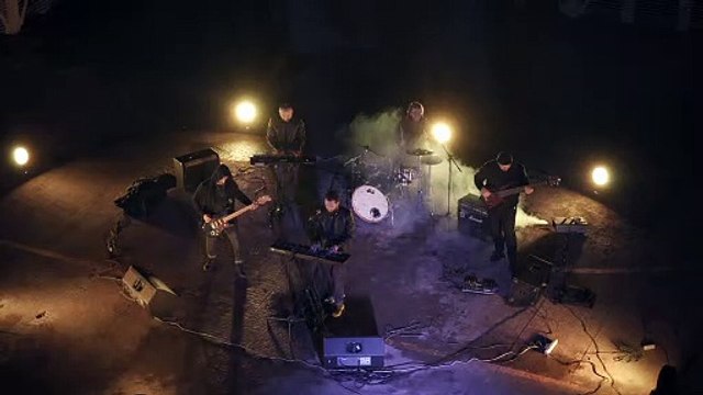 1001 - Monkey Business