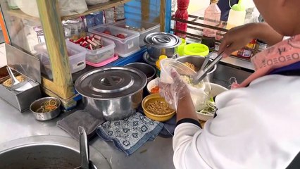 Tom yum noddles soup spicy