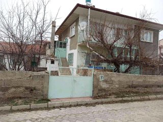 5 gün önce kaybolan minik köpeğini gece gündüz arıyor