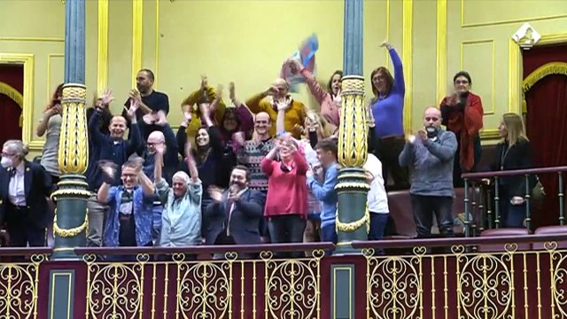 Deputados espanhóis aprovam ‘lei trans’