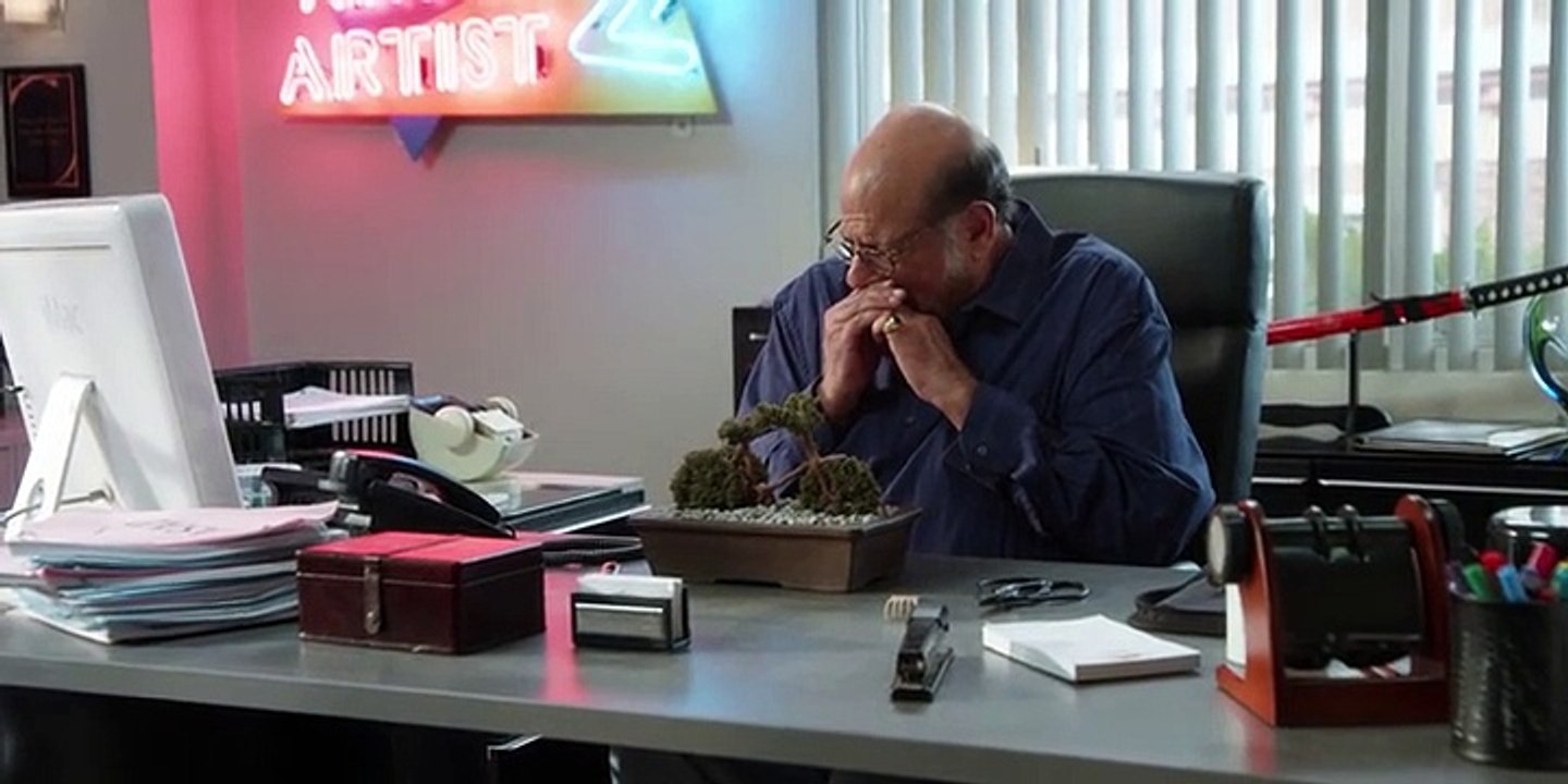 Lady Dynamite Staffel 2 Folge 1