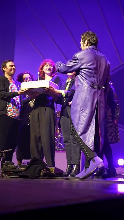 Le concert de Matthieu Chedid le 21 décembre 2022, jour de son anniversaire, au Zénith de Paris.