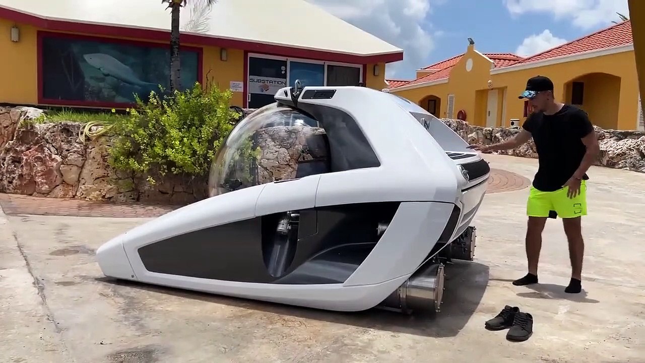 Submarine Car..Amazing