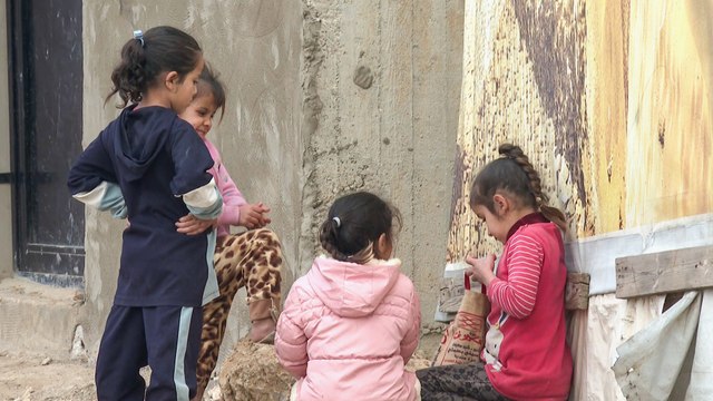 منظمات دولية تحذر من جيل أمّي من أطفال اللجوء السوريين بلبنان