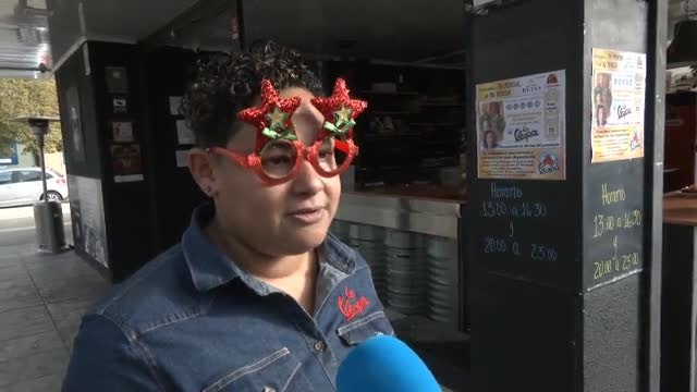 Un bar de Sevilla consuela a los no premiados a base de caña y pincho gratis