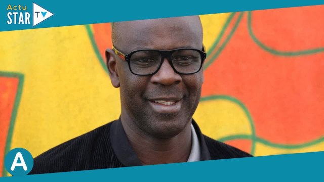 Lilian Thuram : Magnifique cliché avec son fils Marcus et sa plus belle médaille , un papa fier et