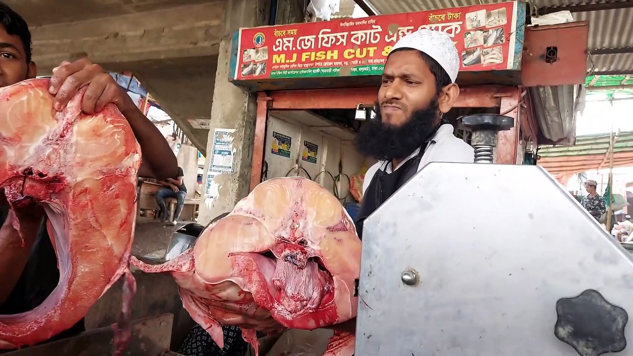 120 Kg Weight Testy Bagair Fish Cutting _ River Monster Catfish _ Fish Cutting Skills