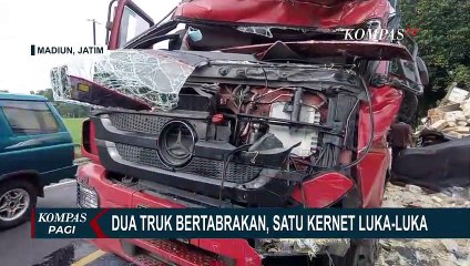 Tabrakan Dua Truk di Jalur Madiun Surabaya, Muatatn Mie Instan Tumpah ke Jalan!