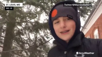 Video herunterladen: Aspiring young meteorologist delivers snow forecast as winter storm hits St. Louis