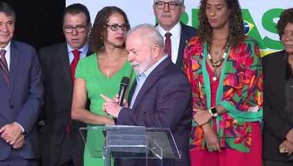 Lula dice que recibe un Brasil en "penuria" al anunciar nuevos ministros