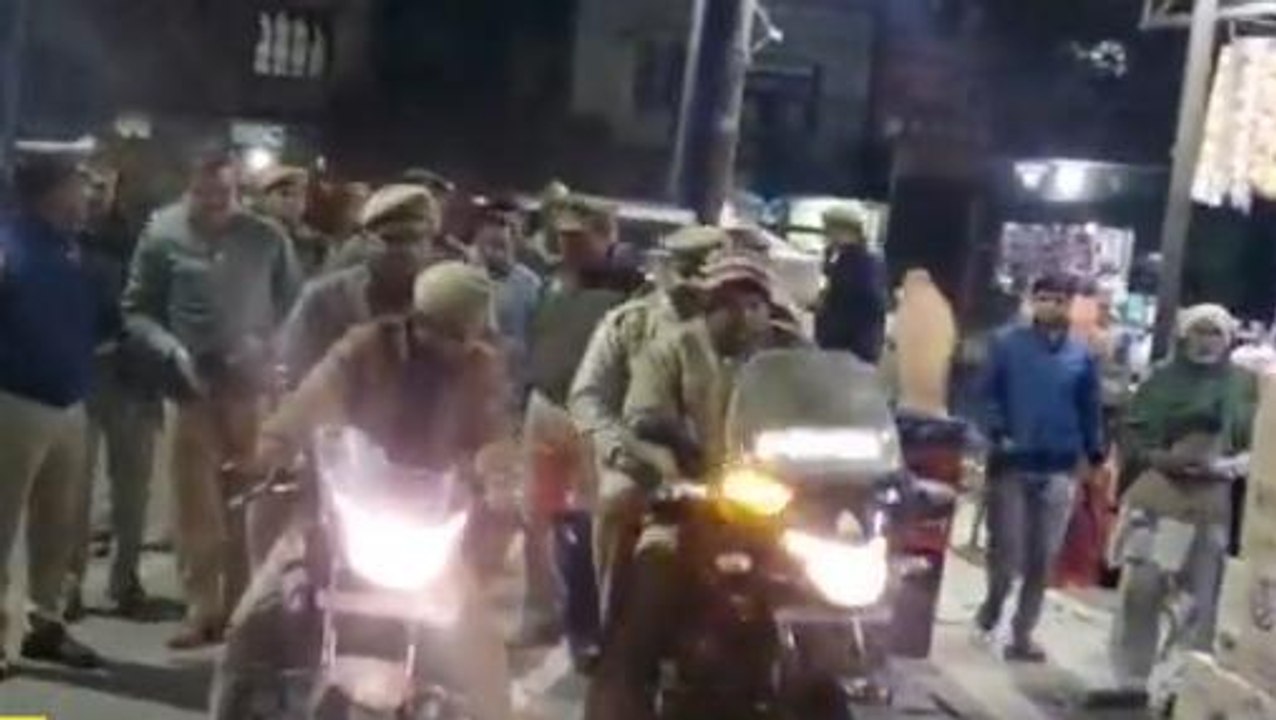 शामली: एडिशनल एसपी ने मतदान केंद्रों का किया निरीक्षण, दिए ये निर्देश