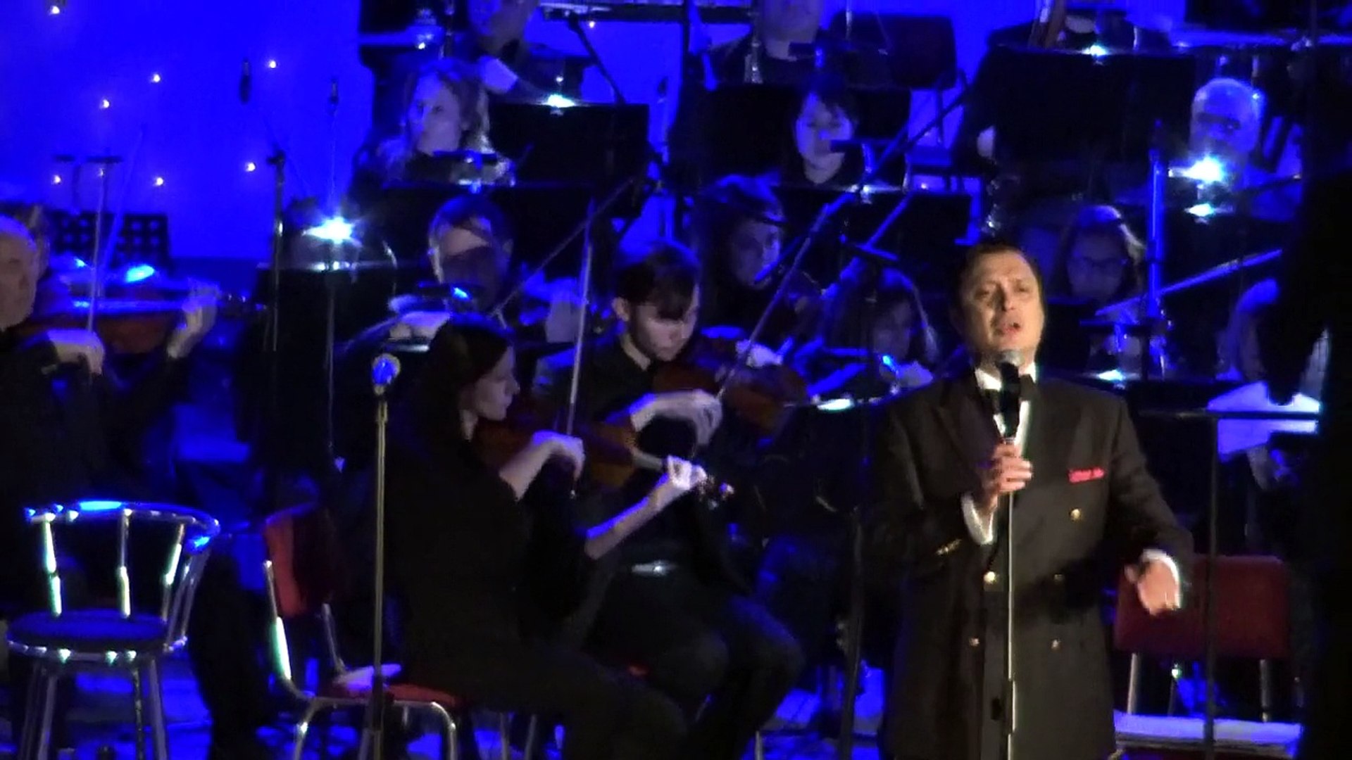 ⁣Hark the Herald Angels Sing, пее Васил Петров