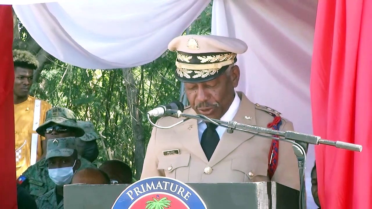 Anviwon 409 sòlda FAD'H gradye ki sòti nan 2èm klas sòlda ki pote non pwomosyon "Dutty Boukman".