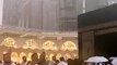 بالفيديو.. هطول أمطار غزيرة على الحرم المكي