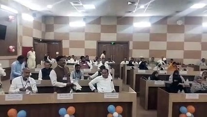 बुरहानपुर : पत्रिका लहराया बताई योजना की हकीकत