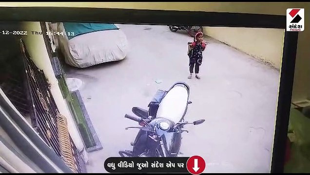 ભરૂચના જંબુસરમાં રખડતા ઢોરનો આતંક, 6 વર્ષની માસુમને અડફેટે લીધી