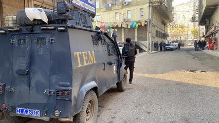 DBP EŞ GENEL BAŞKANI BAYINDIR İLE 13 KİŞİ TERÖR SORUŞTURMASINDA GÖZALTINA ALINDI