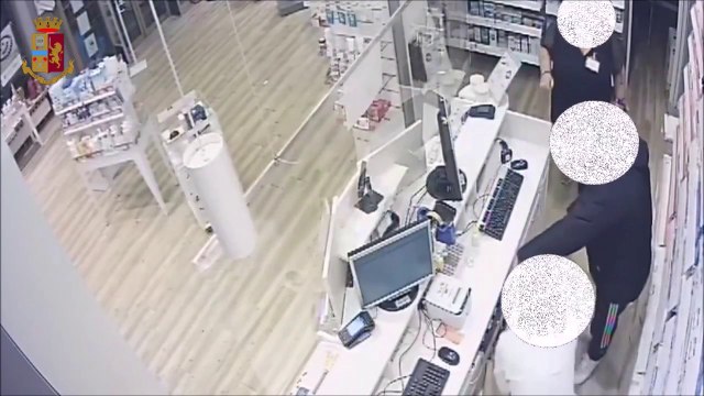 Rapina a mano armata in una farmacia a Milano, arrestato 38enne