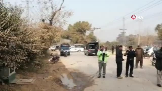 Pakistan'da intihar saldırısı: 1 polis öldü