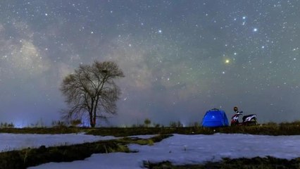 Çin'in Kuzeydoğusunda Yıldızlı Gökyüzünün Hızlandırılmış Çekimi