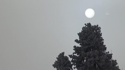 Yeni yıl hazırlıkları tamamlanan Cıbıltepe'de kar bekleniyor