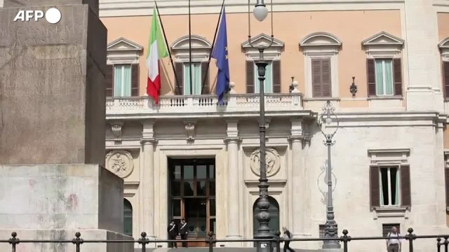 Valanga di correzioni, caos in Aula prima della fiducia
