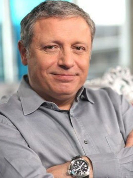 Bio : David Martin