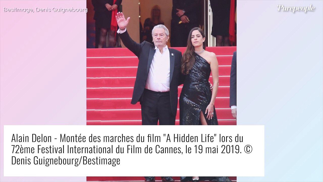 Alain Delon déconne avec Anouchka : sa fille dévoile leur dernier délire, à quelques jours de Noël