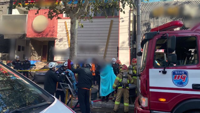 대구 상가 건물 화재로 3명 사상...방화 추정 / YTN