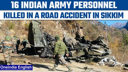 Télécharger la video: Sikkim: 16 Indian army personnel killed after their truck fell into a gorge | Oneindia News *News