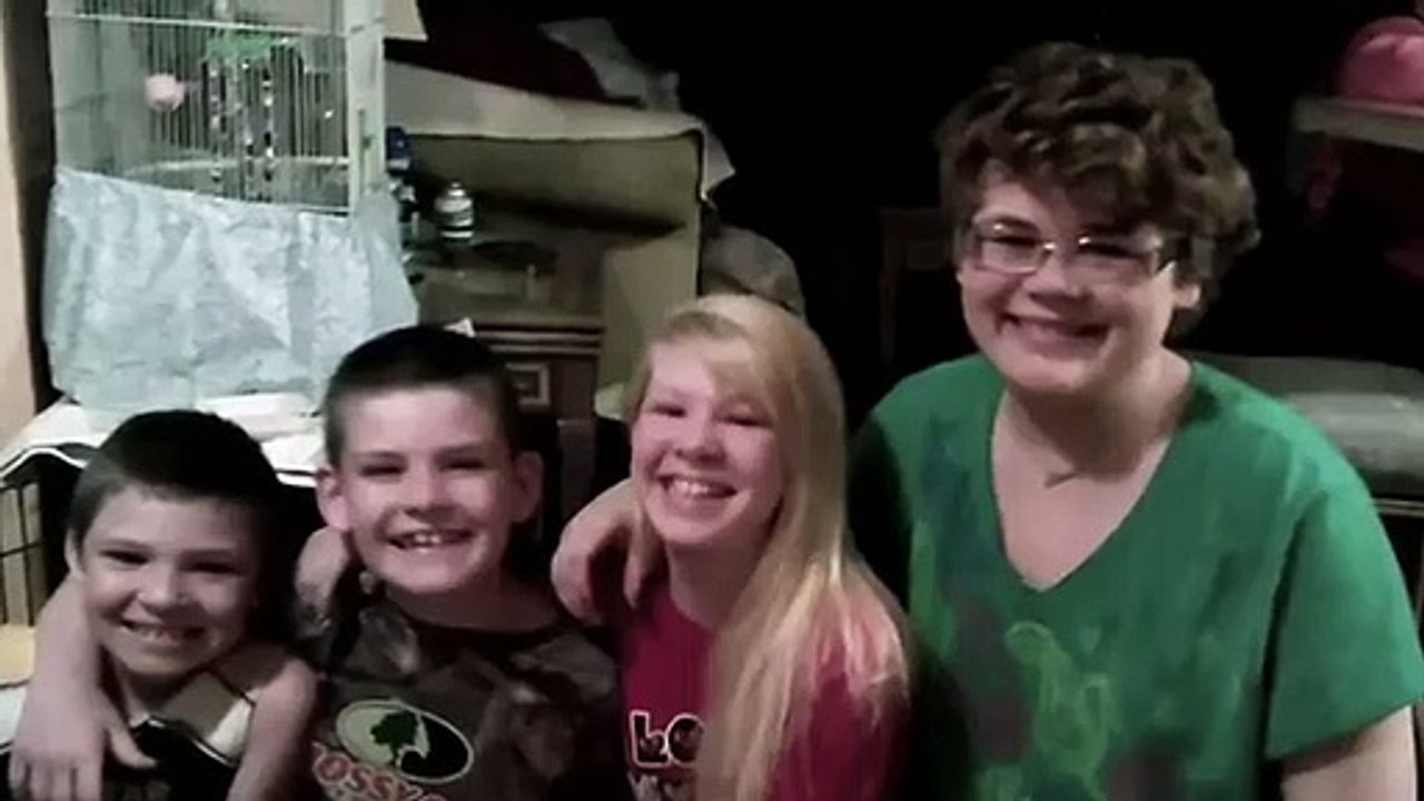 Home Alone - Se2 - Ep04 - A Mother and a Maniac HD Watch HD Deutsch