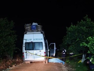 Adana'da minibüsün altında kalarak ölen öğretmenin cenazesi defnedildi