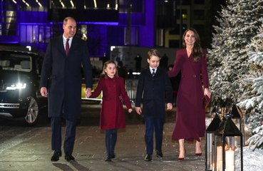 キャサリン妃、恒例のキャロルサービスをエリザベス女王に捧ぐ