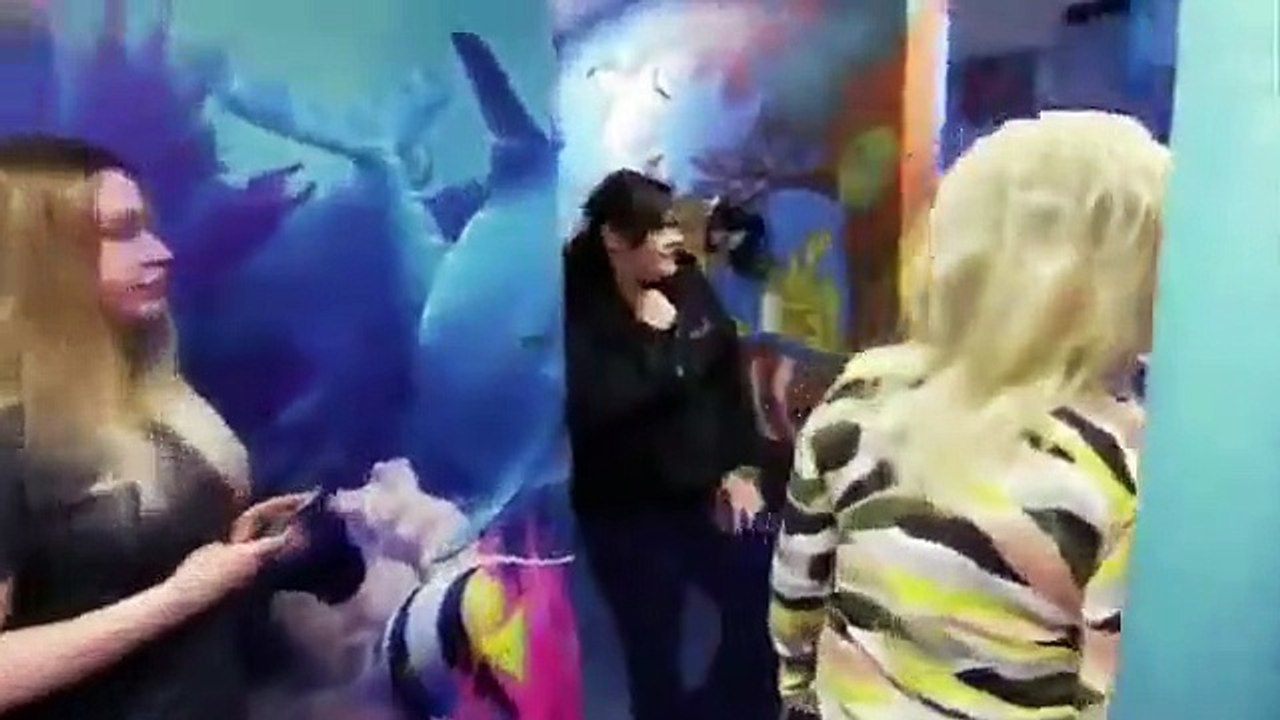 Long Island Medium - Se13 - Ep07 - Guess Who HD Watch HD Deutsch