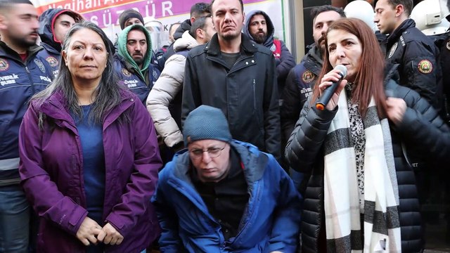 DBP Genel Başkanı ve parti yöneticilerinin gözaltına alınmasına HDP İstanbul il binası önünde açıklama