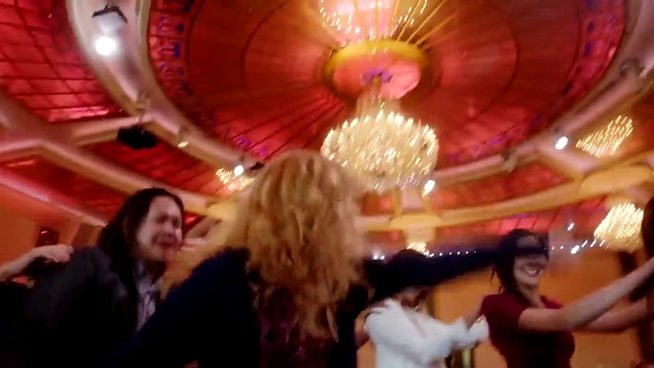 Undercover Boss (US) - Se8 - Ep02 - Celebrity Undercover Boss - Idina Menzel HD Watch HD Deutsch