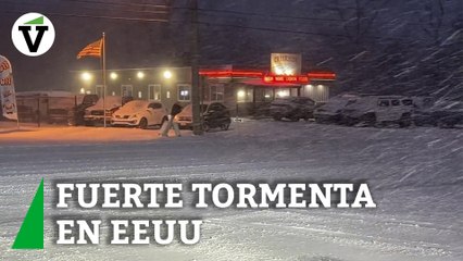 La gran tormenta de EEUU deja a miles de personas sin luz y sin poder volar