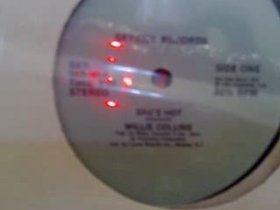 WILLIE COLLINS - SHE'S HOT