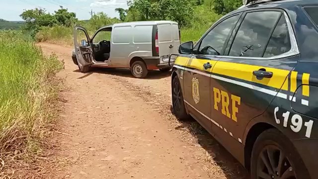 30 mil maços de cigarros são apreendidos pela PRF e encaminhados à Receita Federal