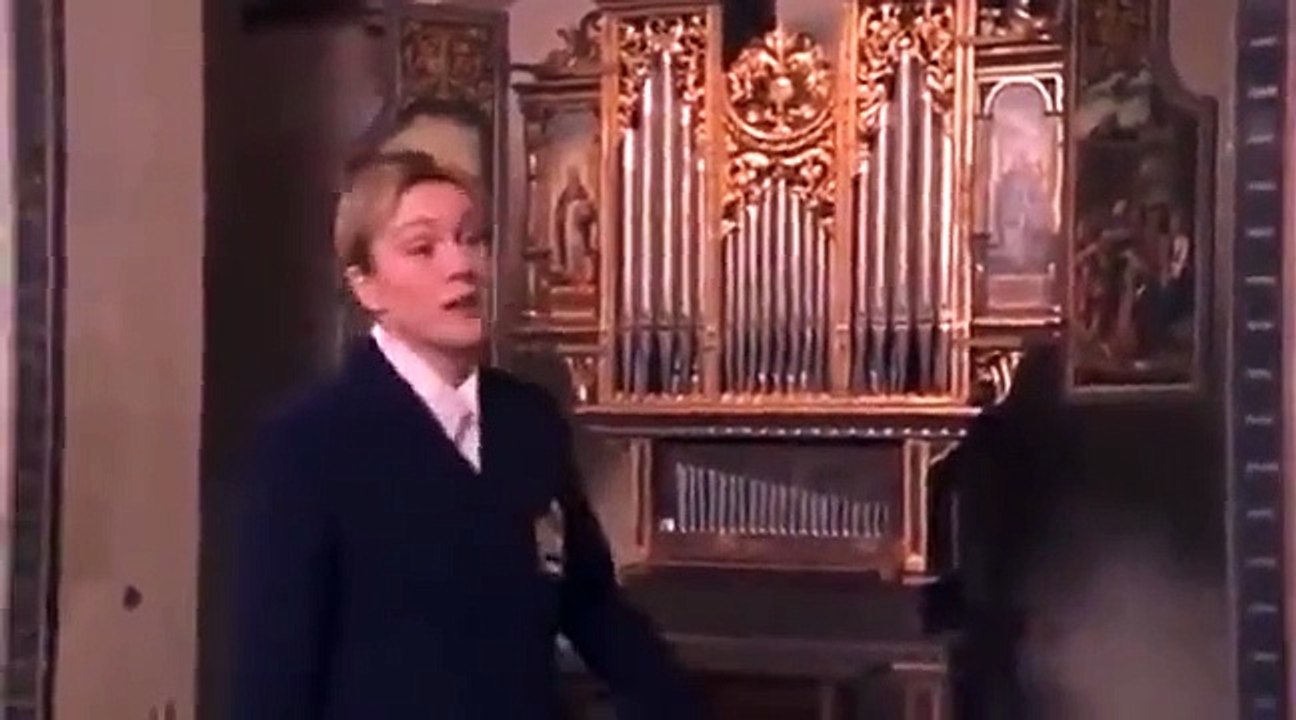 Relic Hunter - Se2 - Ep20 - The Royal Ring HD Watch HD Deutsch