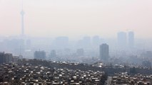 ارتفاع نسب التلوث في طهران يجبر السلطات على تعطيل المدارس والجامعات