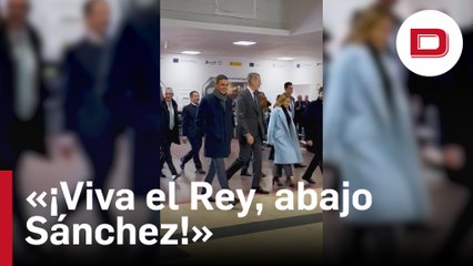 «¡Viva el Rey, abajo Sánchez!»: el grito de una mujer en la estación de Chamartín en Madrid