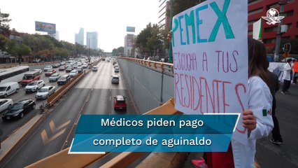 “¡Es aguinaldo, no propina!”: Médicos de Pemex exigen pagos con protesta