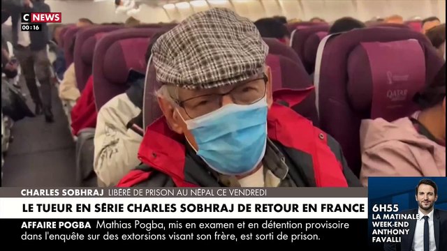 Regardez la première interview du tueur en série français Charles Sobhraj, qui a inspiré la série Netflix Le Serpent , dans l'avion qui le ramène en France