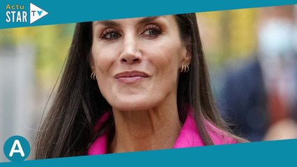 Letizia d'Espagne, reine du charme : costume rose et flashy pour une dernière sortie avant Noël