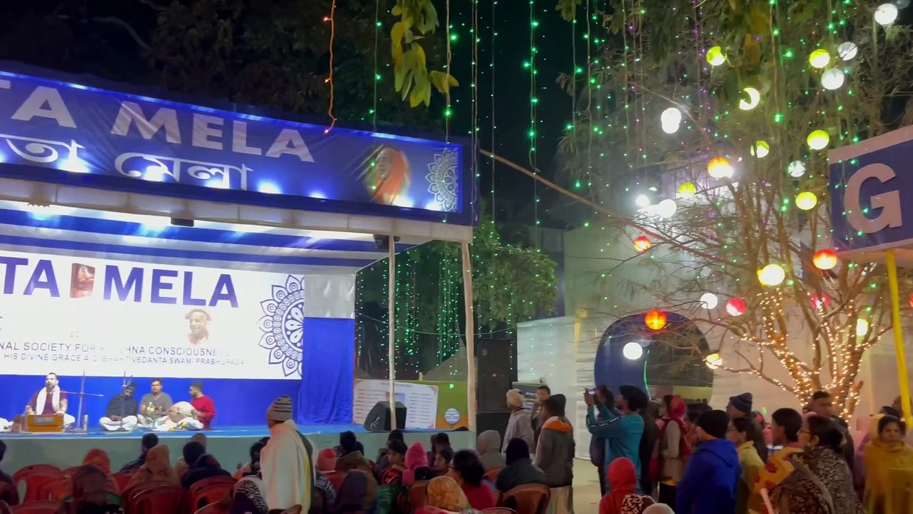 Mayapur Gita Mela on Day 1 with kirtan led by H G Hari Kirtan dasa