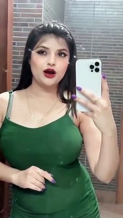 Hot Girls Dance