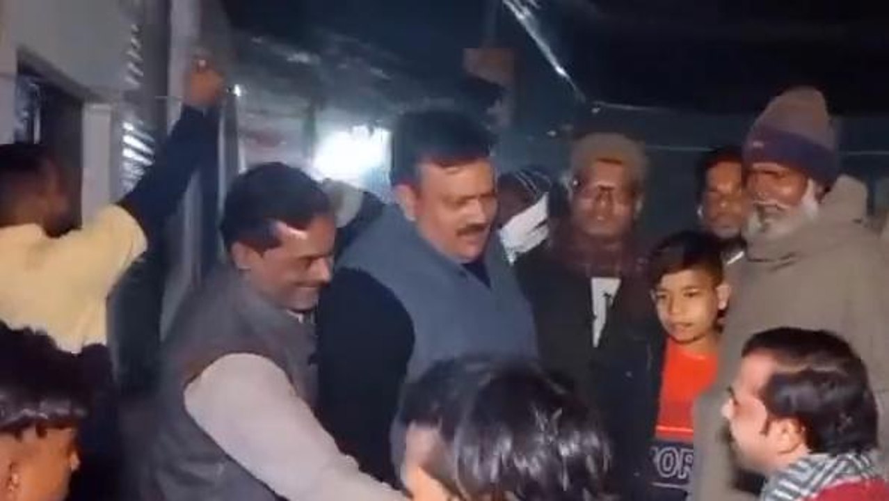 बिजनौरःपूर्व विधायक हाजी नईम उल हसन ने सपा प्रत्याशी के पक्ष में चलाया जनसम्पर्क अभियान