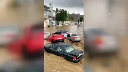 Mekke sele teslim! Kabe'den korkutan görüntüler